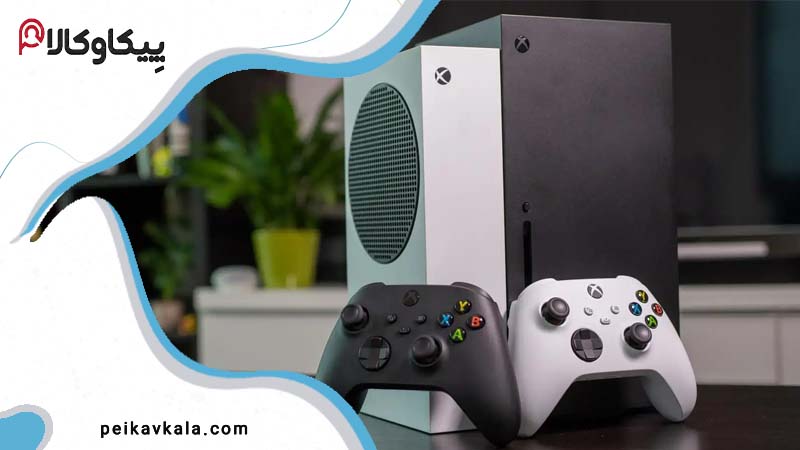 Xbox Series X و Series S به همراه دسته‌های سفید و مشکی آنها